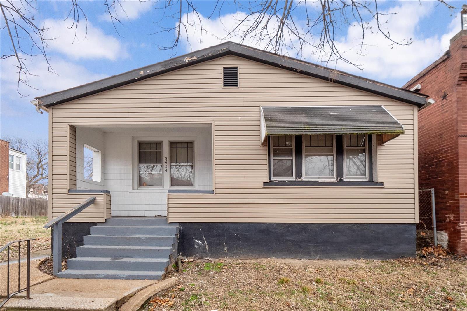 Compton Ave, Saint Louis, MO 63118
