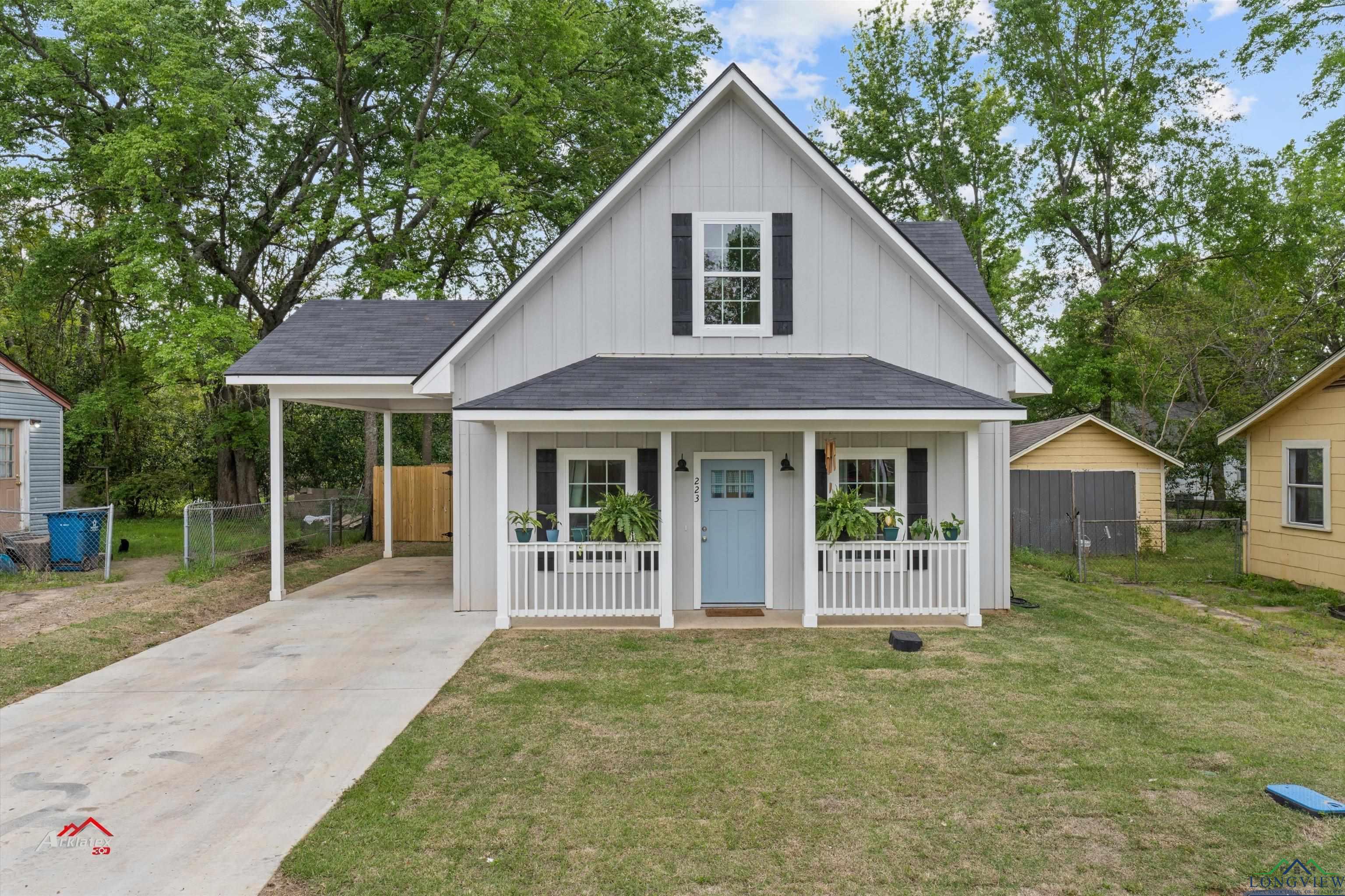 Hurley Ave, Gladewater, TX 75647