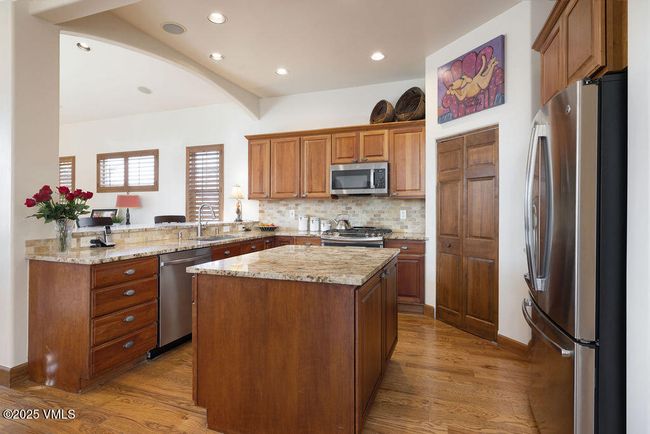 Spacious Kitchen | Image 12