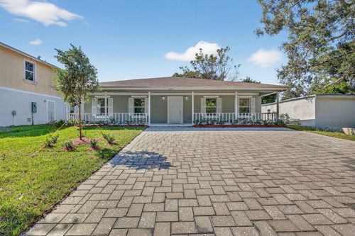 2205 S 33rd St, Fort Pierce, FL, 34947-4545 | Card Image