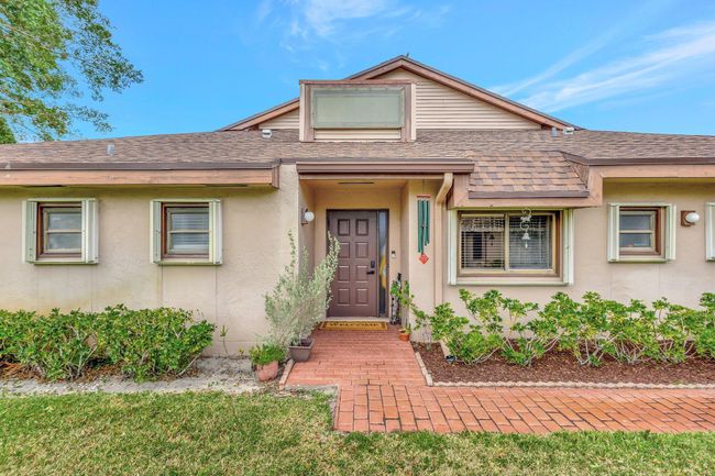 6700 Versailles Ct, Condo with 3 bedrooms, 3 bathrooms and null parking in Lake Worth FL | Image 9