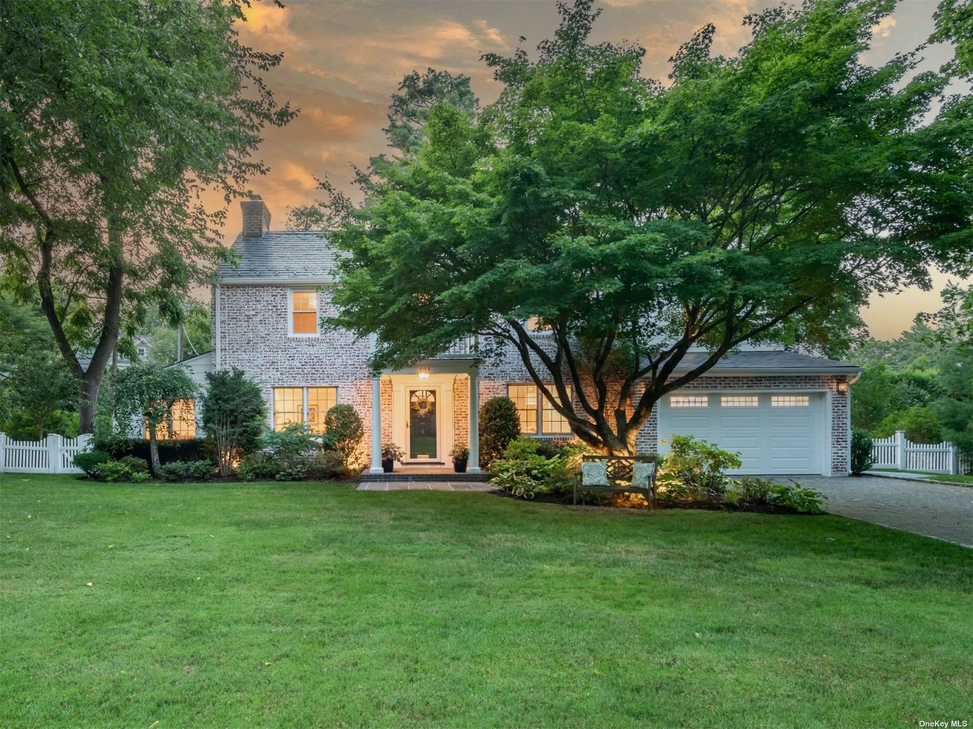 Dogwood Ln, Manhasset, NY 11030