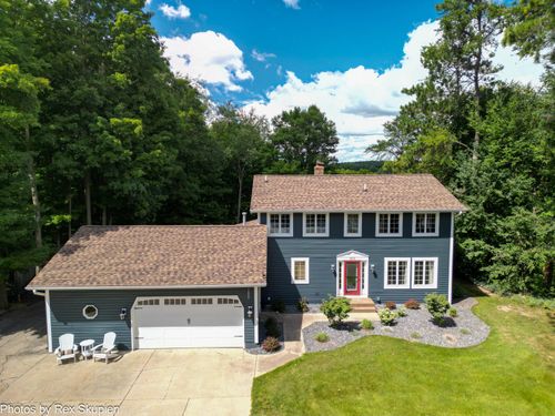 415 Vista Ln, Fremont, MI, 49412-1370 | Card Image