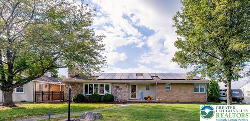 1 E Pine St, Emmaus, PA, 18049-2821 | Card Image