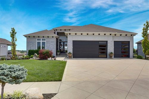 17137 Bradshaw St, Overland Park, KS, 66221-7599 | Card Image