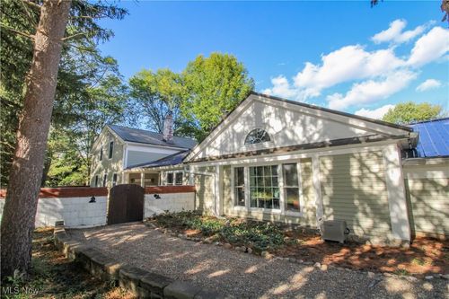 8021 Valley View Rd, Hudson, OH, 44236-1252 | Card Image