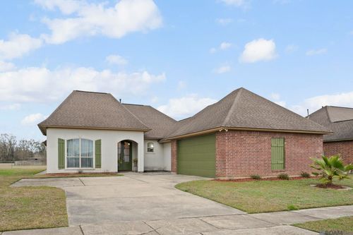 9113 Highland Oaks Ave, Zachary, LA, 70791-7463 | Card Image