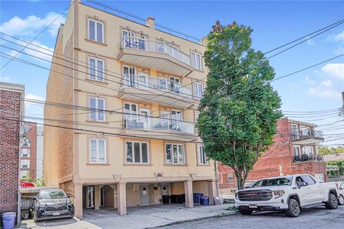 1b-1132 Blake Ct, Brooklyn, NY, 11235-5230 | Card Image