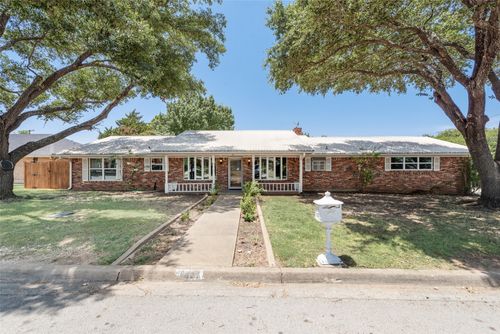 1421 Meadow Ln, Midlothian, TX, 76065-2050 | Card Image