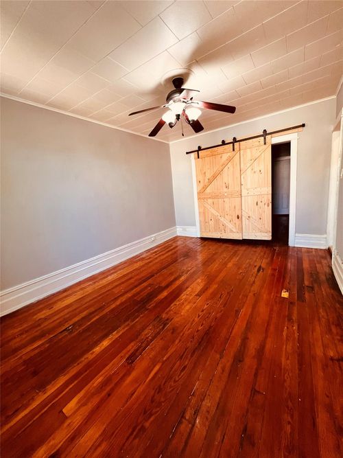 fl-2nd-73 71st Pl, Glendale, NY, 11385-7128 | Card Image