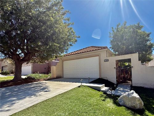 1750 Carrera Dr, San Jacinto, CA, 92583-2910 | Card Image