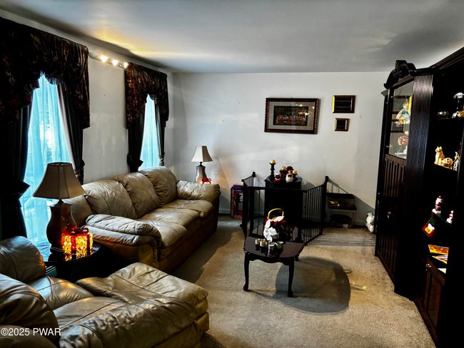 LIVING ROOM | Image 5