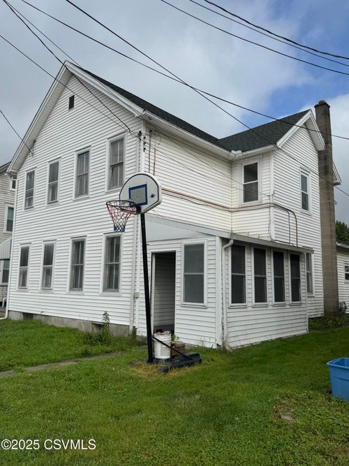 615 Broad St, Berwick, PA, 18603-1417 | Card Image