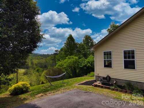1798 New Stock Rd, Weaverville, NC, 28787-9561 | Card Image