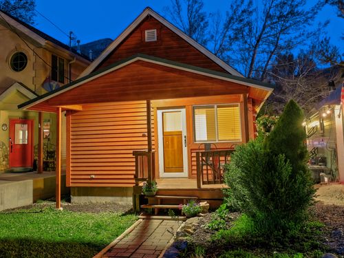 6758 Fairfax Dr, Provo, UT, 84604-9518 | Card Image