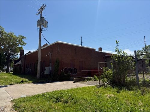 1766 E 133rd St, East Cleveland, OH, 44112-4805 | Card Image