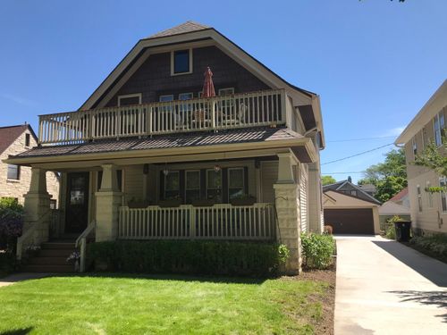 2156 N 69th St, Wauwatosa, WI, 53213-1924 | Card Image