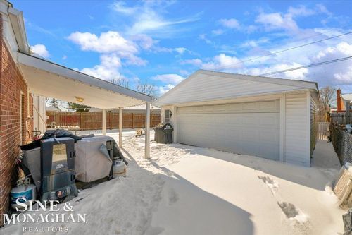 28637 Bohn St, Roseville, MI, 48066-2490 | Card Image