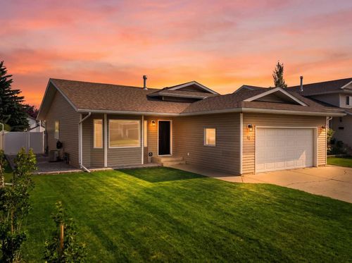 40 Kirby St, Red Deer, AB, T4P3M9 | Card Image