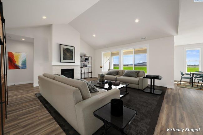 7207 Ambrosia St, Home with 4 bedrooms, 3 bathrooms and null parking in Kennewick WA | Image 6