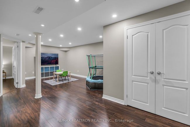 172 Denise Cir, House attached with 4 bedrooms, 4 bathrooms and 2 parking in Newmarket ON | Image 28