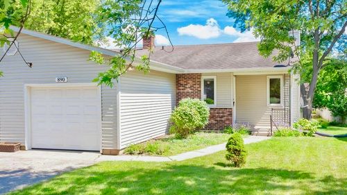 890 West Ave, Woodstock, IL, 60098-2253 | Card Image