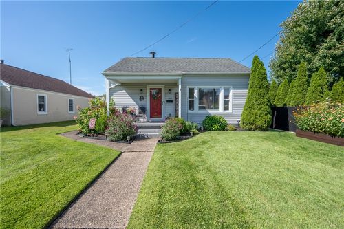 132 E 2nd Ave, Latrobe, PA, 15650-1105 | Card Image