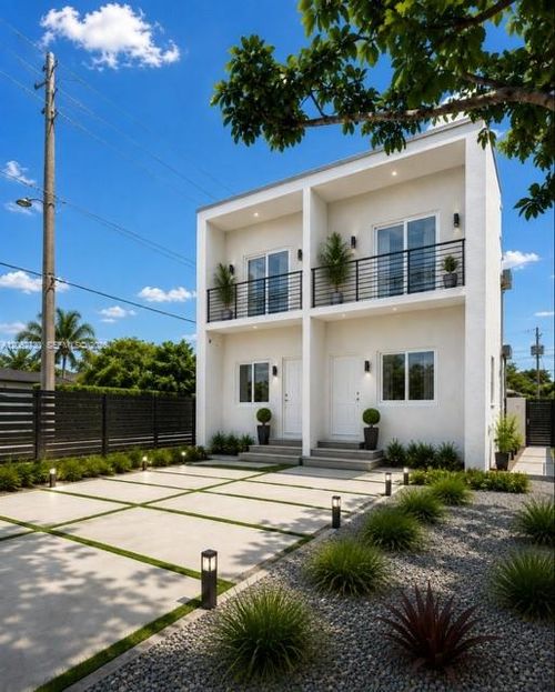 394 Ne 174th St, North Miami Beach, FL, 33162-1819 | Card Image