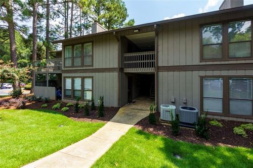 202 Smokerise Cir Se, Marietta, GA, 30067-5478 | Card Image
