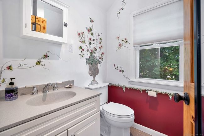 15 Hawks Nest Rd, House other with 3 bedrooms, 2 bathrooms and 3 parking in Old Lyme CT | Image 40