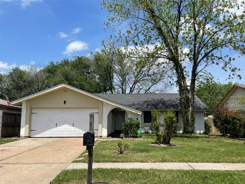 7622 Bubbling Spring Ln, Houston, TX, 77086-3004 | Card Image