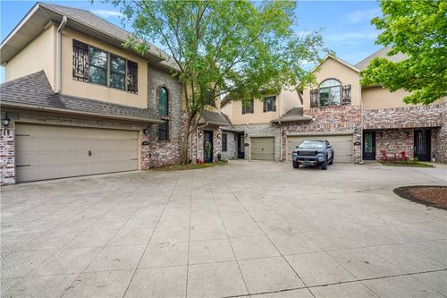 2712 S Everest Ave, Rogers, AR, 72758-9526 | Card Image