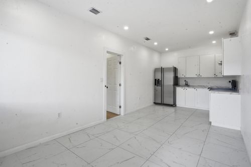 2a-340 Sw 11th Ave, Hallandale Beach, FL, 33009-6158 | Card Image