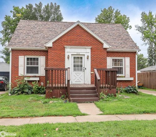 1210 Division St, Webster City, IA, 50595-1915 | Card Image