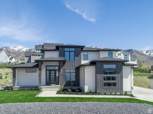 94 S 950 E, Hyde Park, UT, 84318-3577 | Card Image