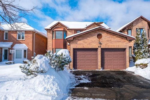 64 Clydesdale Cir, Brampton, ON, L6Y3P9 | Card Image