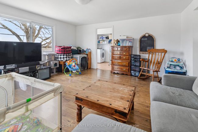 404 County Rd 29, House other with 3 bedrooms, 2 bathrooms and 10 parking in Toledo ON | Image 12