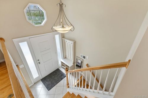 15 Meadow Pl, Rye, NY, 10580-1711 | Card Image