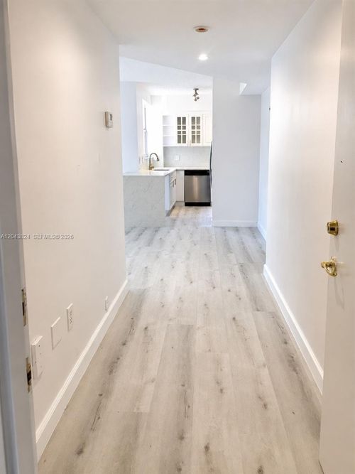 2b-1824 Brickell Ave, Miami, FL, 33129-1661 | Card Image