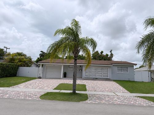 9515 Dominican Dr, Cutler Bay, FL, 33189-1618 | Card Image