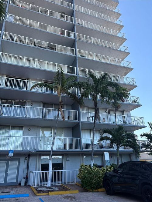 apt-208-1800 Nw 24th Ave, Miami, FL, 33125-1234 | Card Image