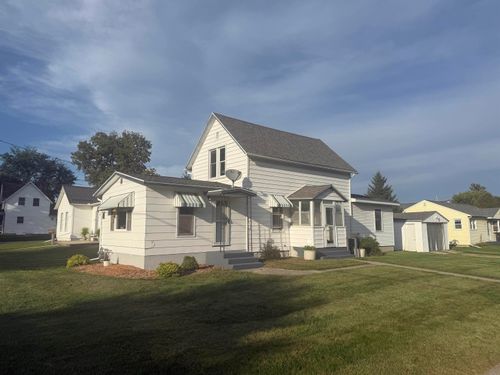 212 Iowa Ave, Decorah, IA, 52101-1321 | Card Image