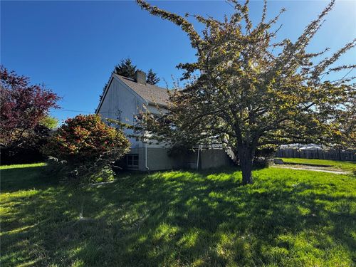 385 Kinver St, Esquimalt, BC, V9A6C3 | Card Image