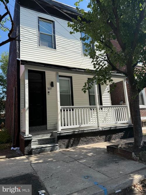 323 Chestnut St, CAMDEN, NJ, 08103-1919 | Card Image