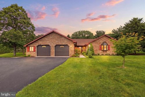 6 Enck Cir, Enola, PA, 17025-1050 | Card Image