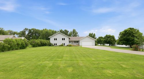 104 Golden Spike Rd, West Fargo, ND, 58078-7903 | Card Image