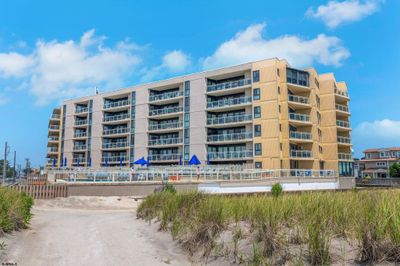 601 - 2700 Atlantic Ave, Condo with 3 bedrooms, 2 bathrooms and null parking in Longport NJ | Image 1