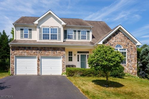 2 Pickering Cir, PRINCETON, NJ, 08540-7938 | Card Image