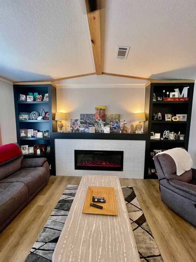 18784 State Highway 87 S, House other with 3 bedrooms, 2 bathrooms and null parking in Call TX | Image 16