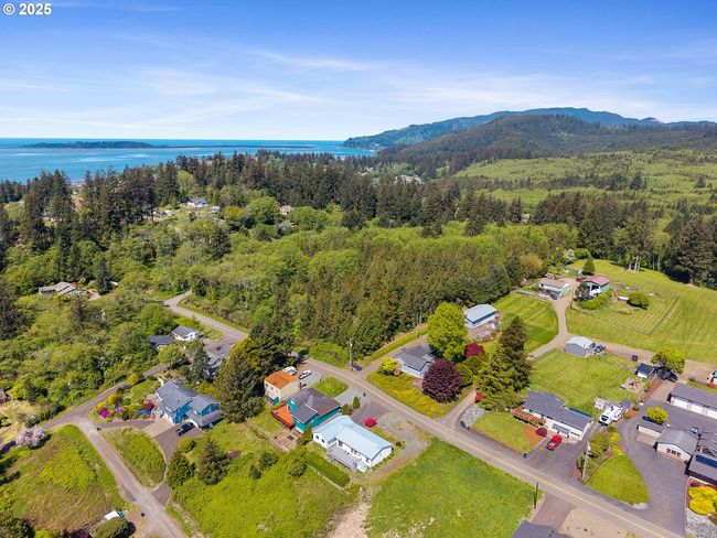6775 Baseline Rd, House other with 3 bedrooms, 2 bathrooms and 4 parking in Bay City OR | Image 27